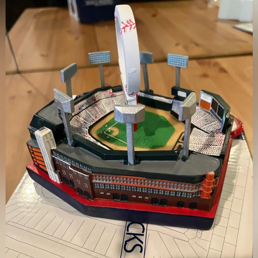 NEW Forever Collectibles Boston Red Socks Fenway Park Stadium Clock
